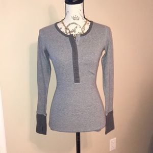 LULULEMON LONG SLEEVE RIBBED HENLEY SIZE 4